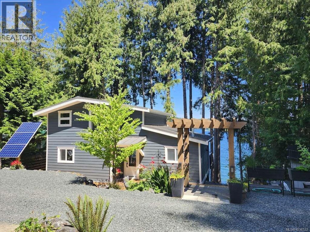 2274 South Lake Rd, Qualicum Beach