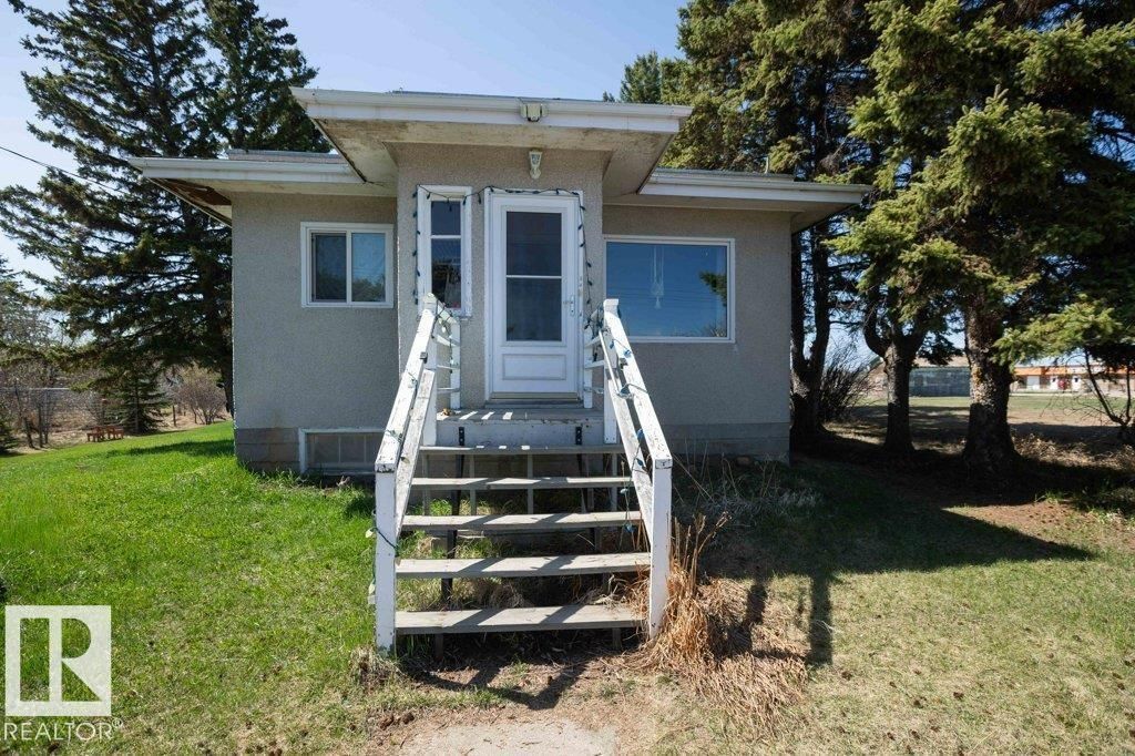 4906 51 St, Busby