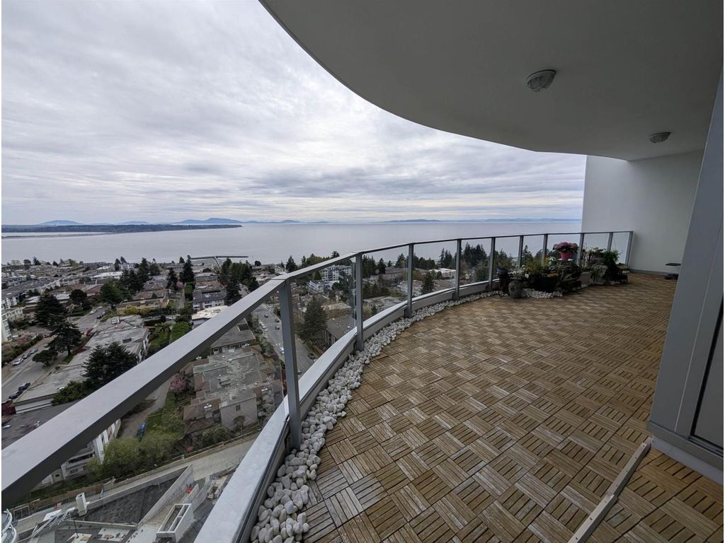 19fl 1500 Martin Street, White Rock