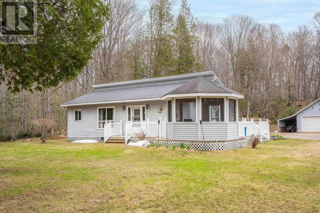 98 Whispering Pines Rd, Goulais River
