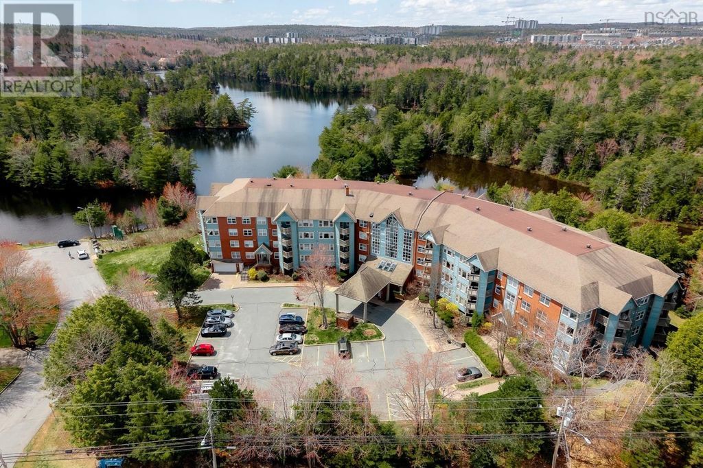 407 2 Lake Drive, Bedford