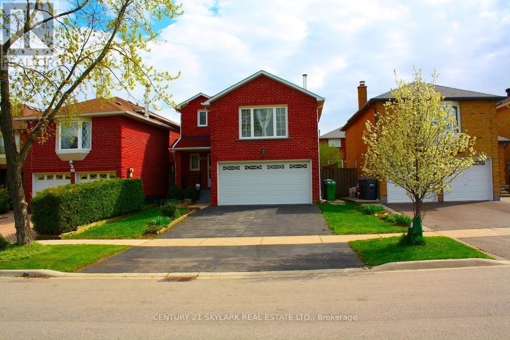 173 Lech Walesa Drive, Mississauga (fairview)