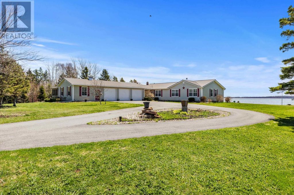 1111 Mcinnis Point Road, Vernon Bridge
