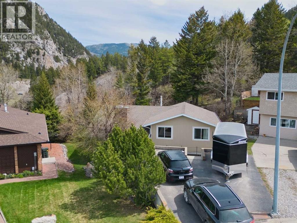 13553 18 Avenue, Blairmore