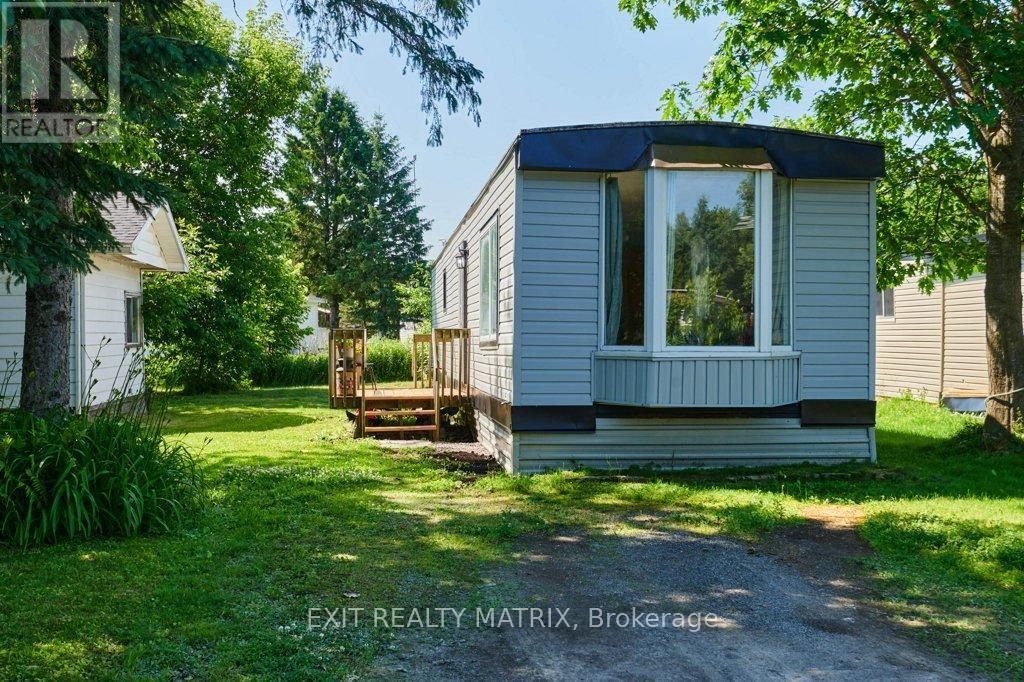 8930 Lynwood Park Private, Ottawa