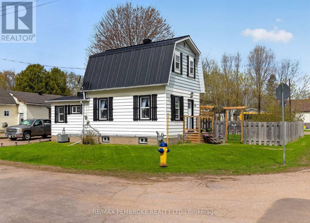 302 Willard Street, Pembroke