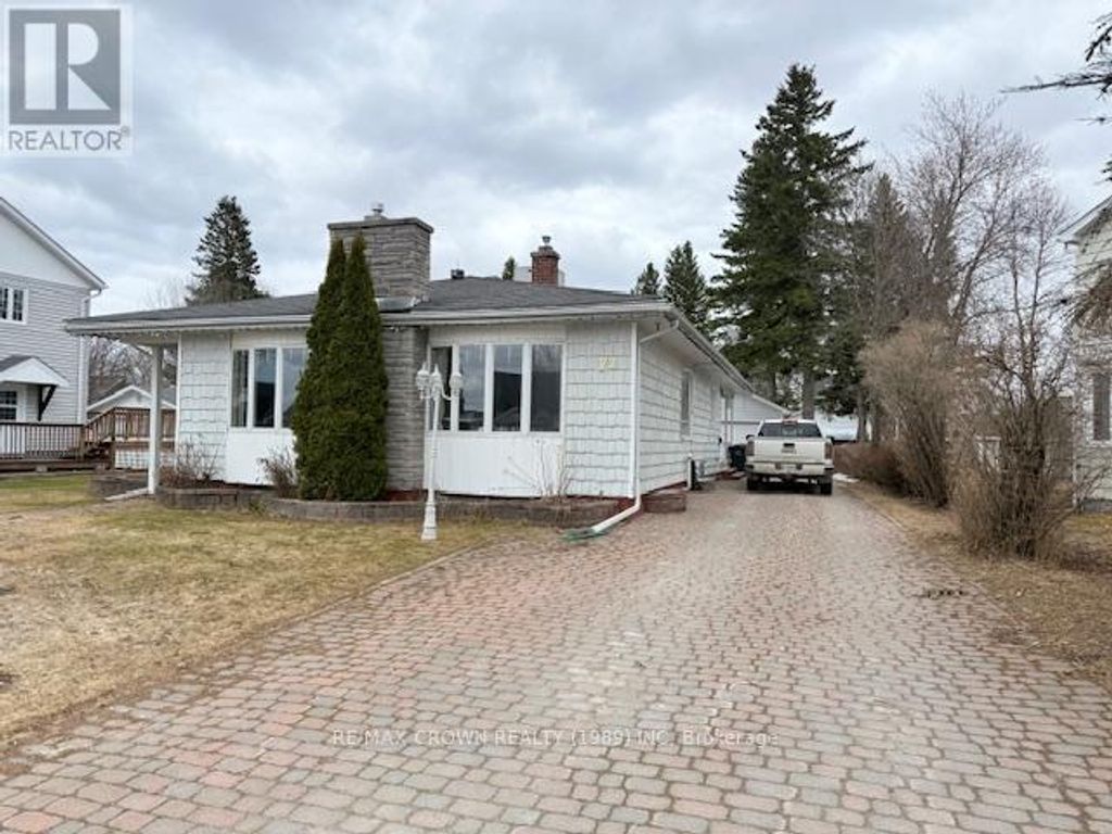 72 Dominion Avenue, Kapuskasing