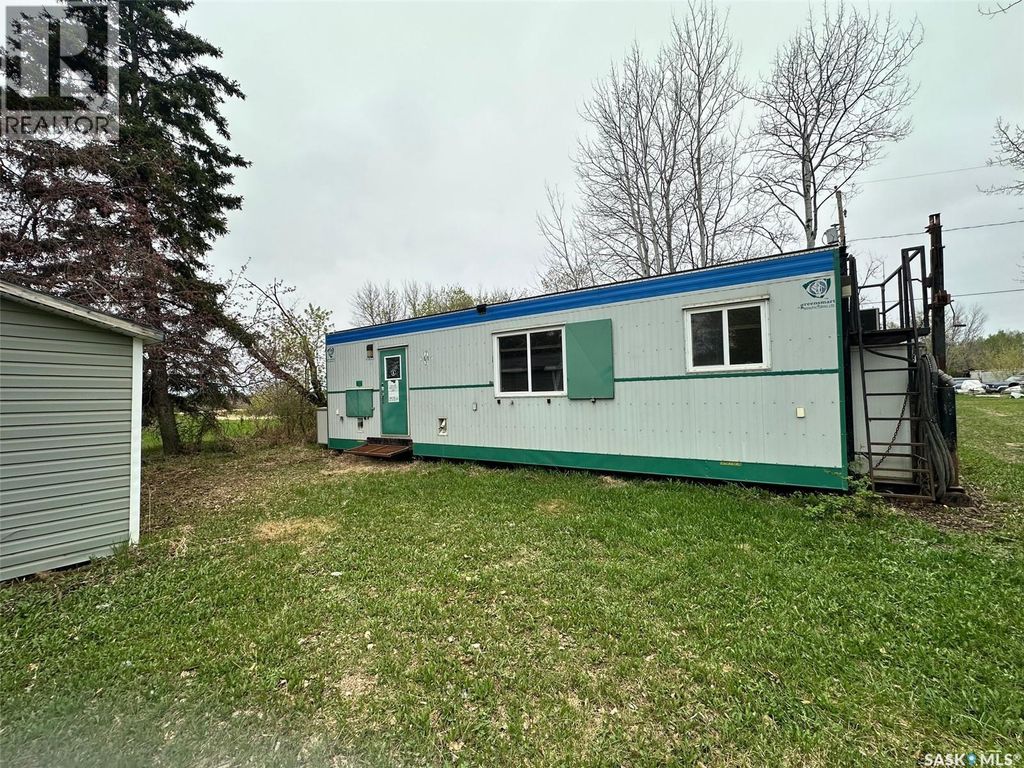 551 Willow Avenue, Porcupine Rm No. 395