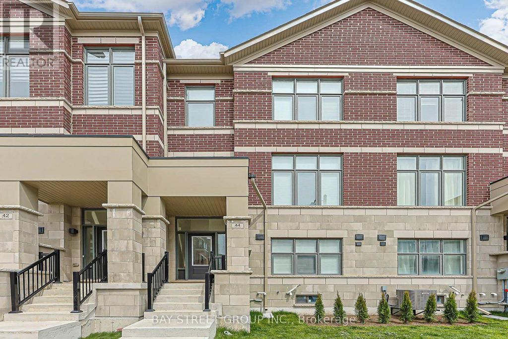 44 Seine Lane, Richmond Hill