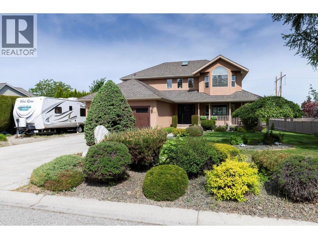 1544 Woodridge Road, Kelowna