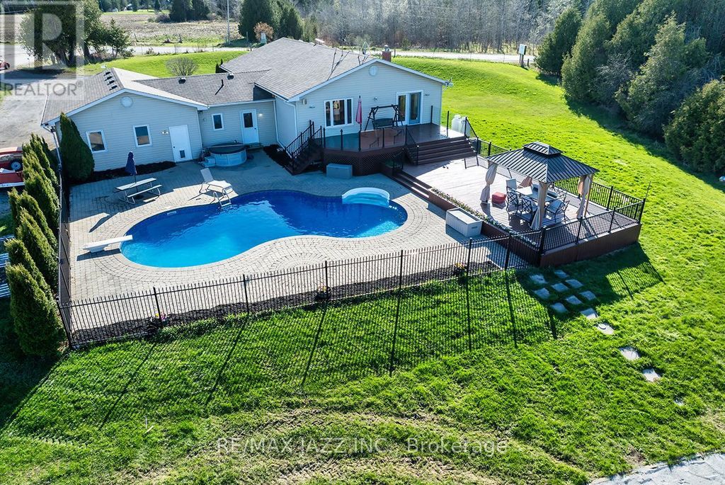 3 Royal Oak Road, Kawartha Lakes (mariposa)
