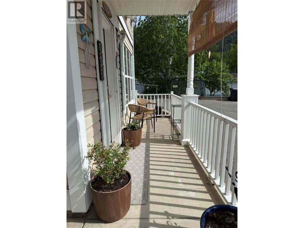 743 Okanagan Avenue Unit# 200, Chase