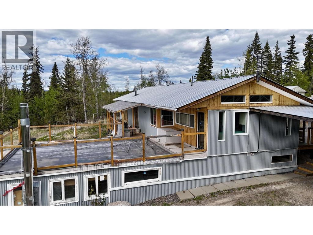 2216 Westgate Way, Fort Fraser