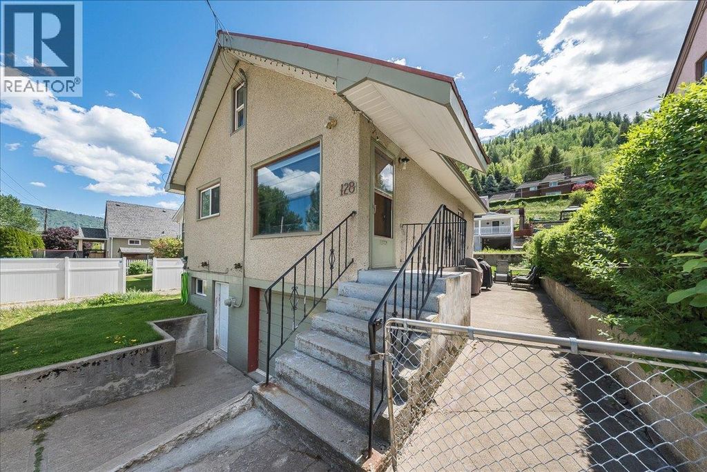 128 Haig Street, Warfield