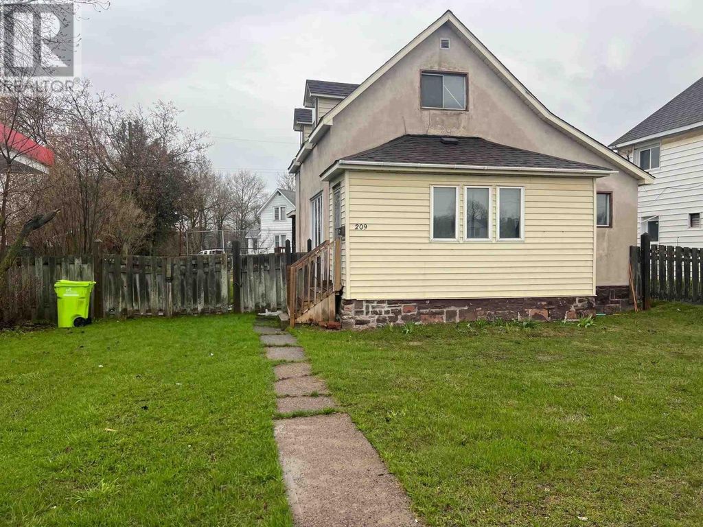 209 Wellington St, Sault Ste. Marie