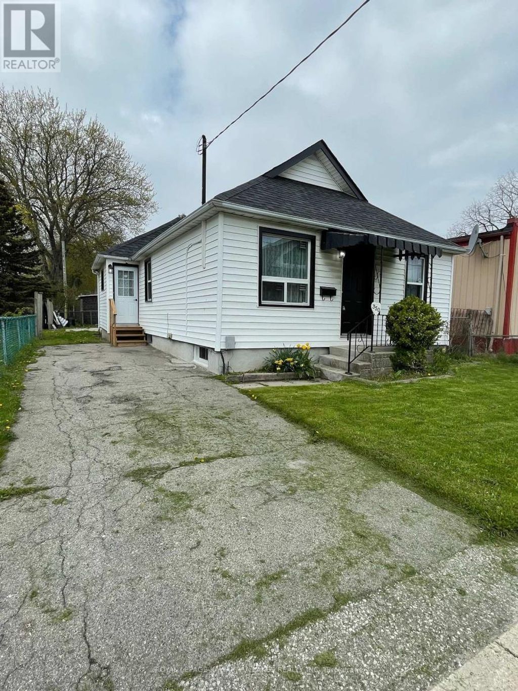 350 Oshawa Boulevard S, Oshawa (central)