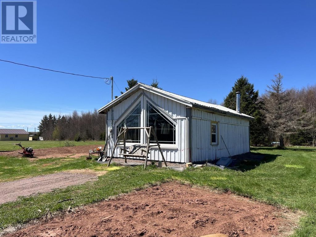 651 Higgins Road, St. Gilbert