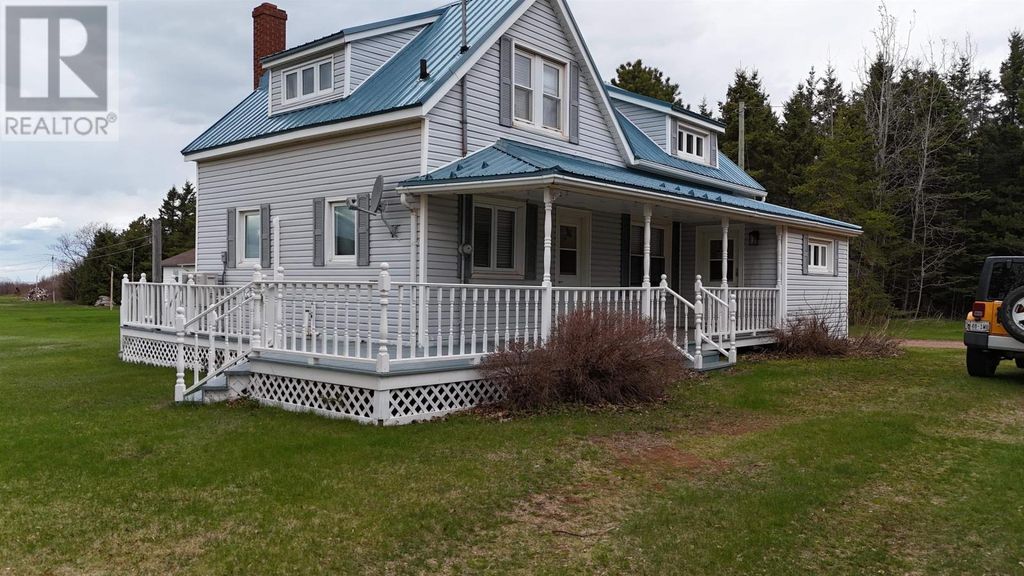6481 Route 14, Cape Wolfe