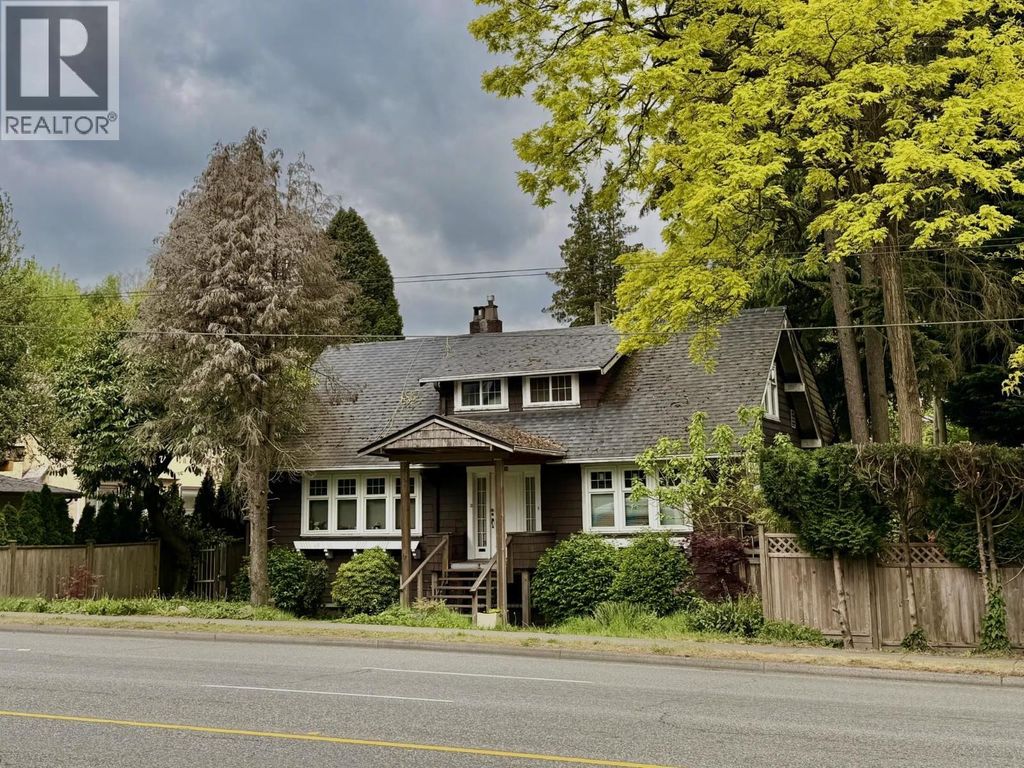 4849 Oak Street, Vancouver