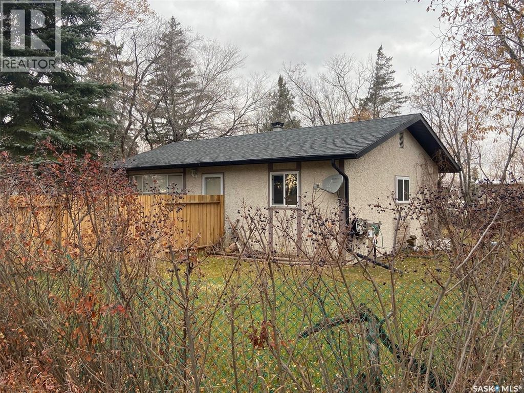 123 Maple Road, Island View