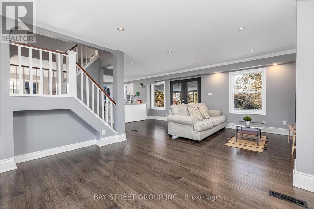 112 Bevdale Road, Toronto (willowdale West)