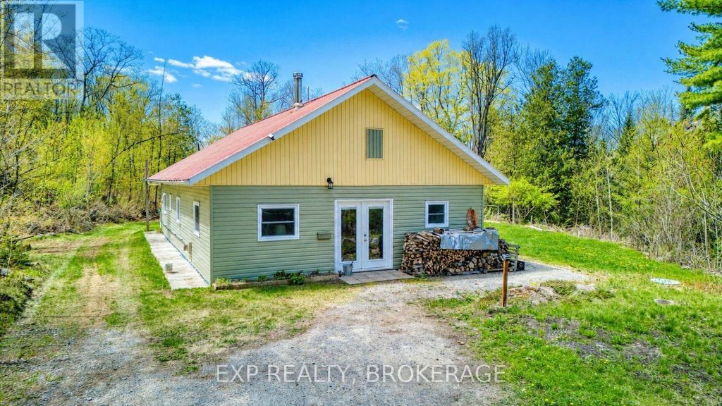 371 Sherbrooke Drive, Tay Valley