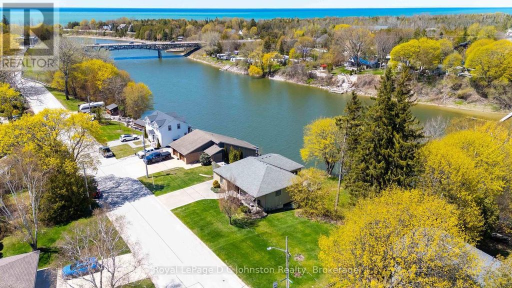 290 Saugeen Street, Saugeen Shores