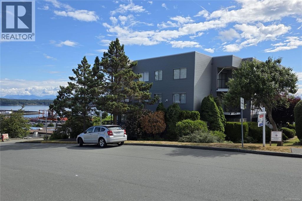 305 907 Cedar St, Campbell River