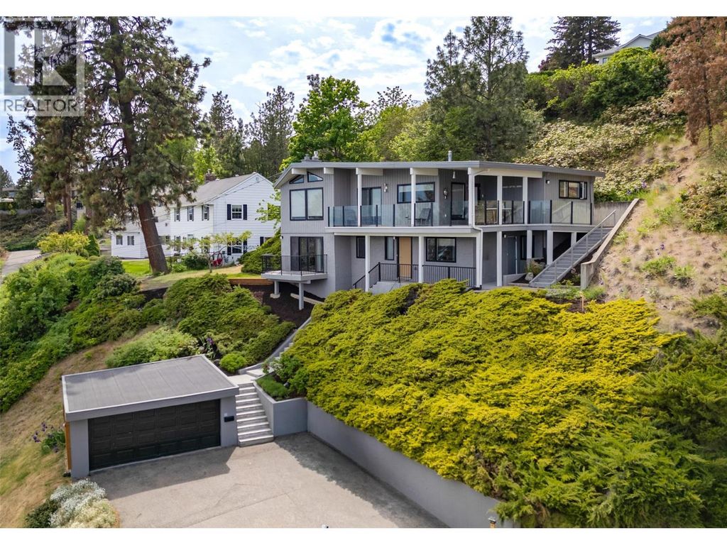 2674 Lakeview Road, West Kelowna