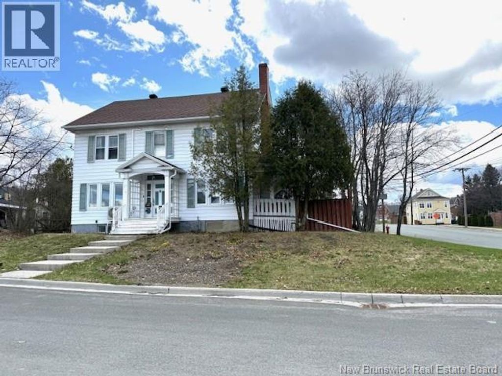 28 Dufferin Street, Campbellton