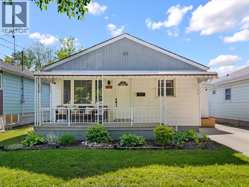 1733 Glendale, Windsor