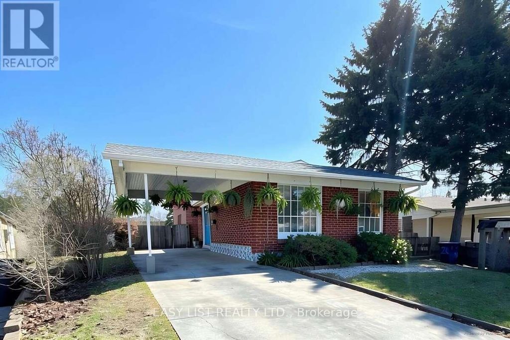 24 Elmvale Crescent, Toronto (west Humber-Clairville)