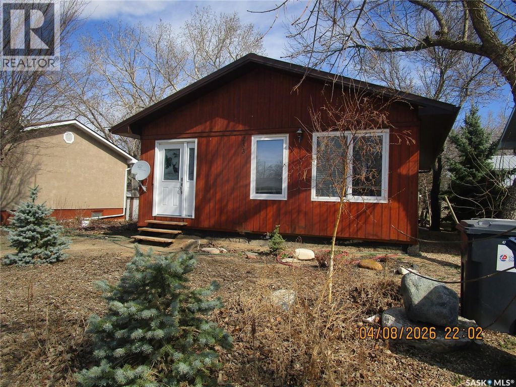 233 4th Avenue E, Gravelbourg