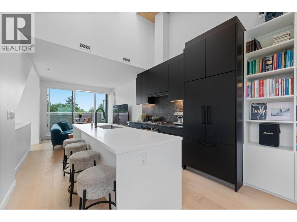 201 650 E 2nd Street, North Vancouver