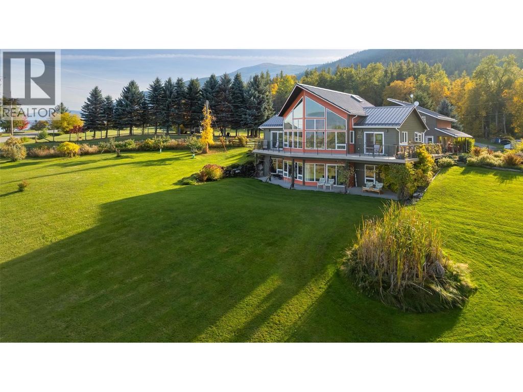 1067 Simmons Road, Creston