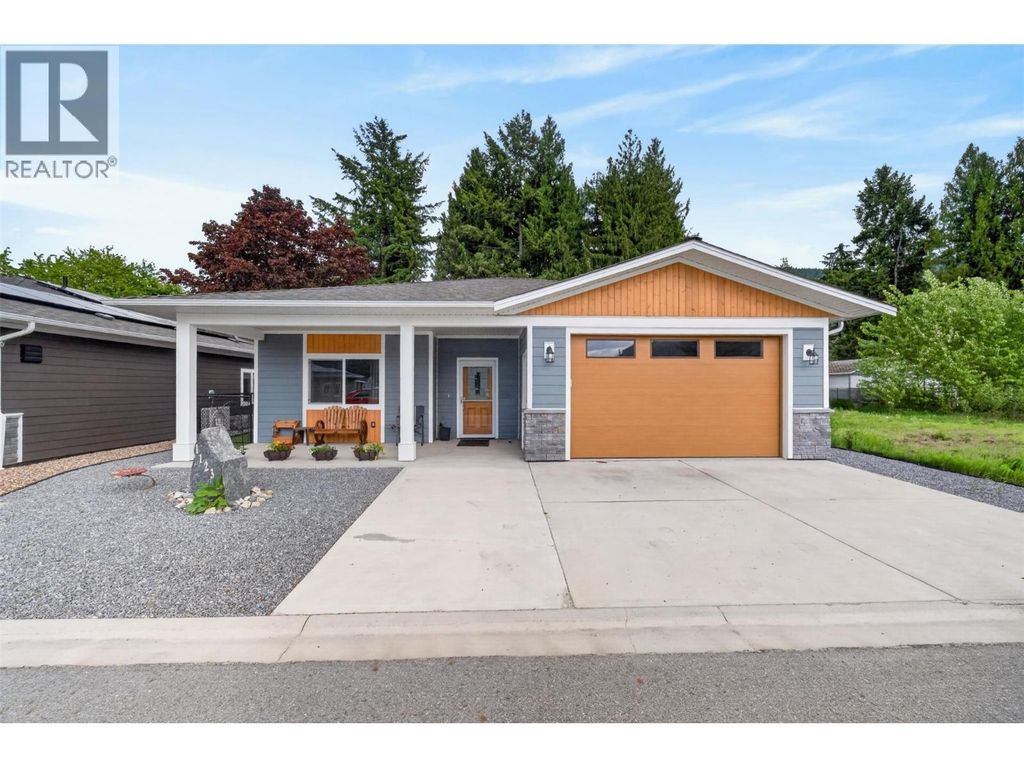 1123 Willow Row, Sicamous