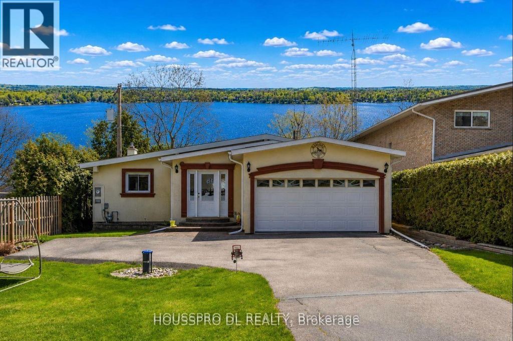 2683 Lakeshore Road E, Oro-Medonte