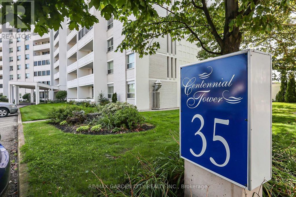 106 - 35 Towering Heights Boulevard, St. Catharines (glendale/glenridge)
