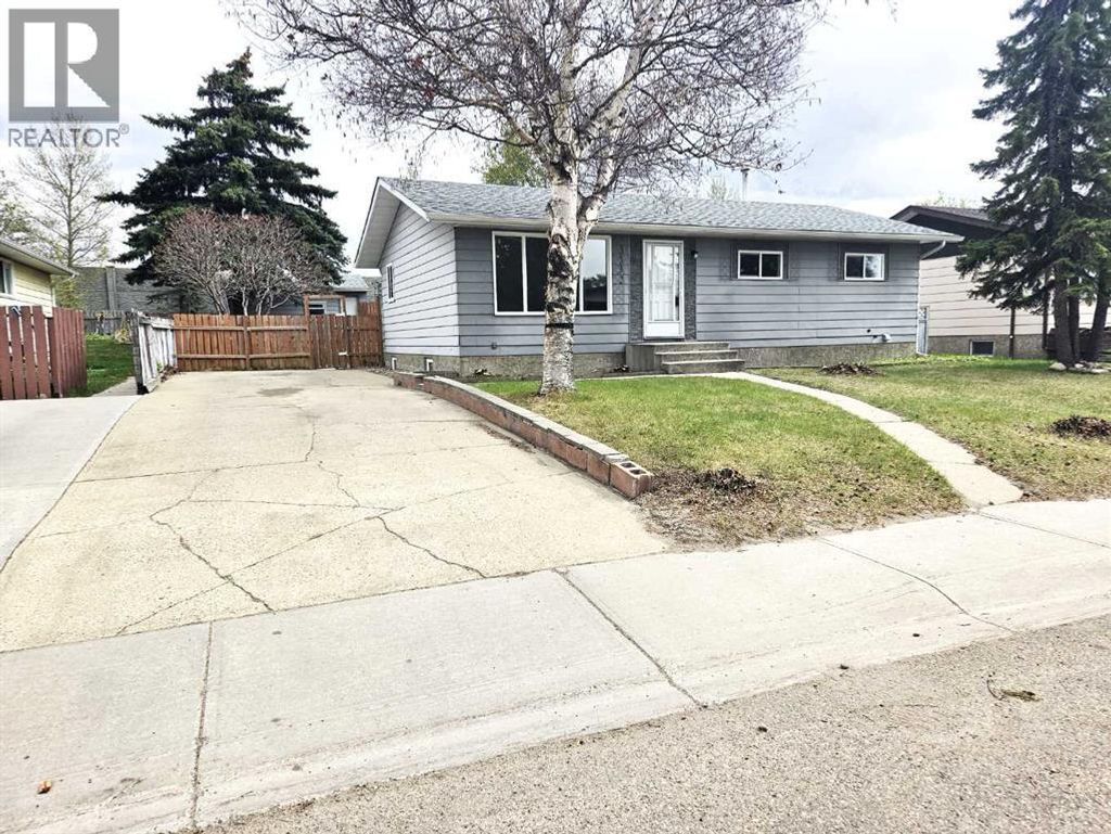 3532 50 Avenue E, Innisfail