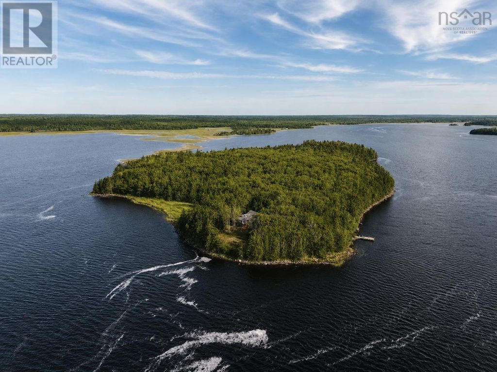 Maple Island, Plymouth