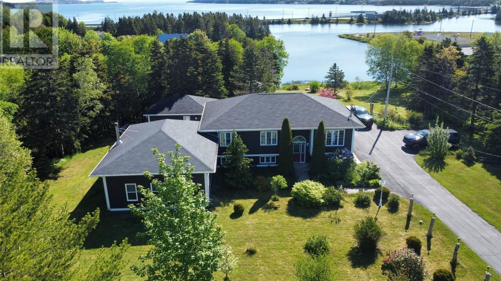 27 Park Avenue, Clarke's Beach