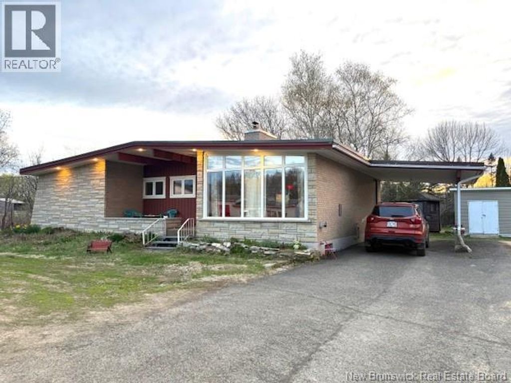 114 Principale Street, Eel River Crossing