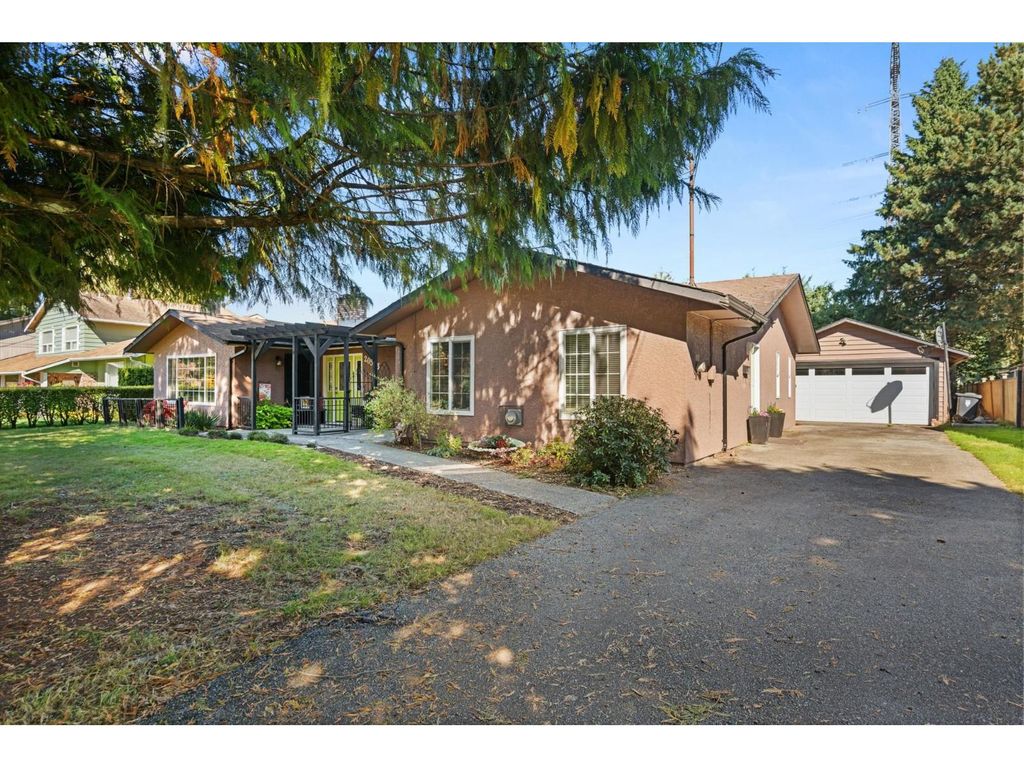 20553 43a Avenue, Langley