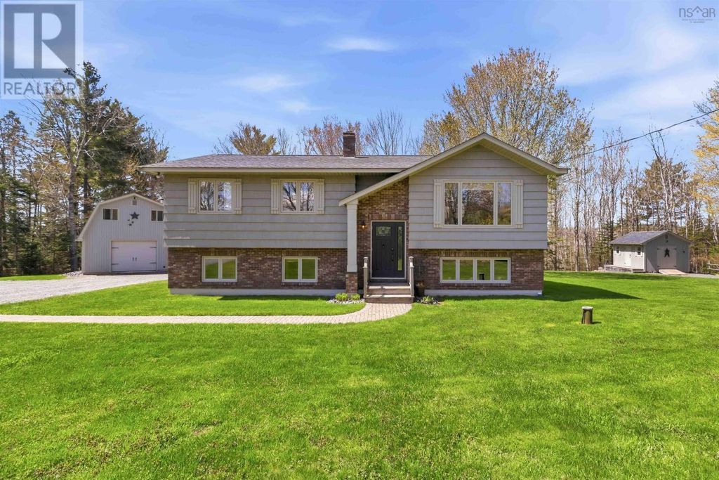 61 Charles Hill Road, Farmington
