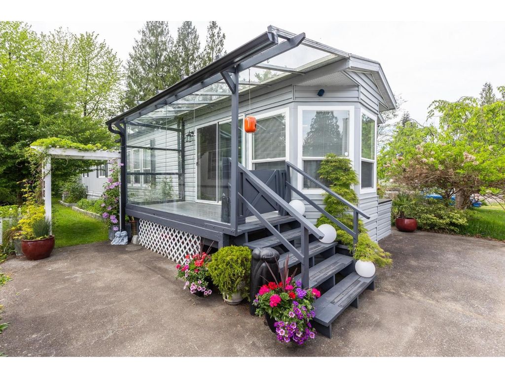 4 23387 70a Avenue, Langley