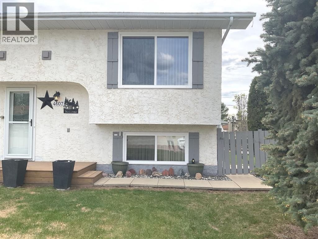 4607 46 Avenue, Mayerthorpe