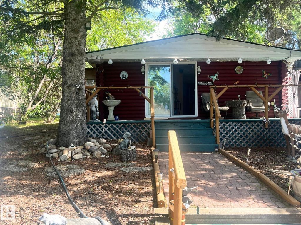 408 4 St, Rural Lac Ste. Anne County