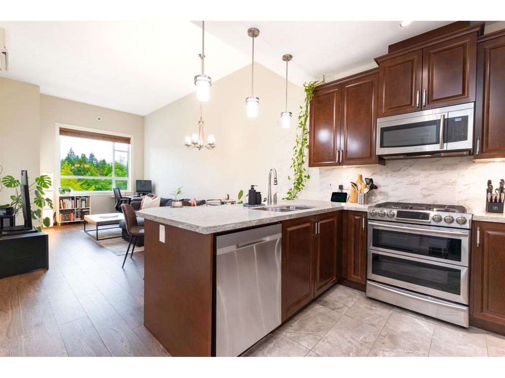 511 14588 Mcdougall Drive, Surrey
