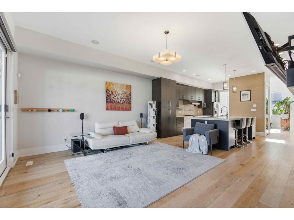 15871 28 Avenue, Surrey