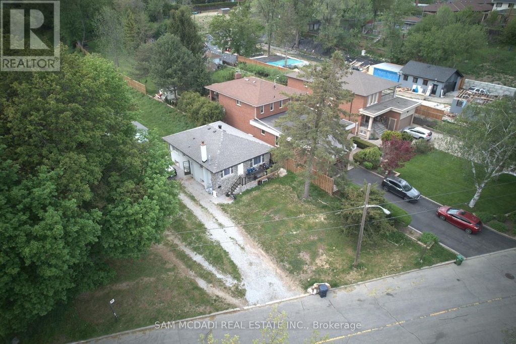 148 Rowntree Mill Road S, Toronto (humber Summit)